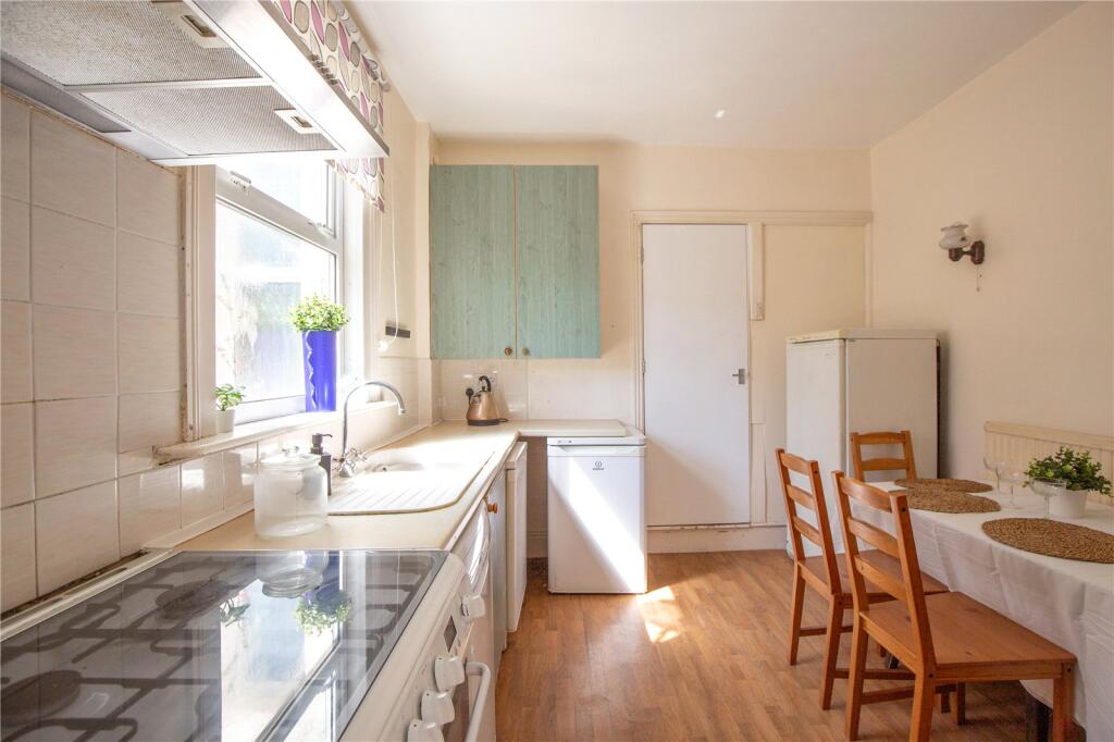 House in Bristol, Pigsty Hill, Bishopston - More