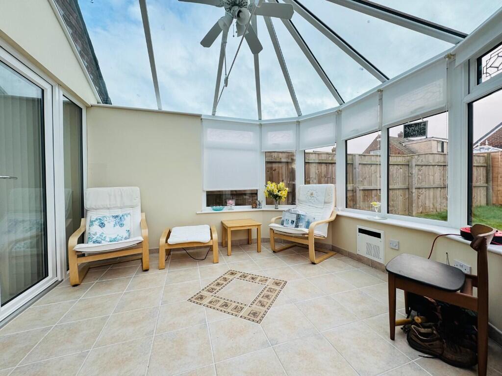 Pennine Crescent, Redcar, North Yorkshire, TS10 photo 3