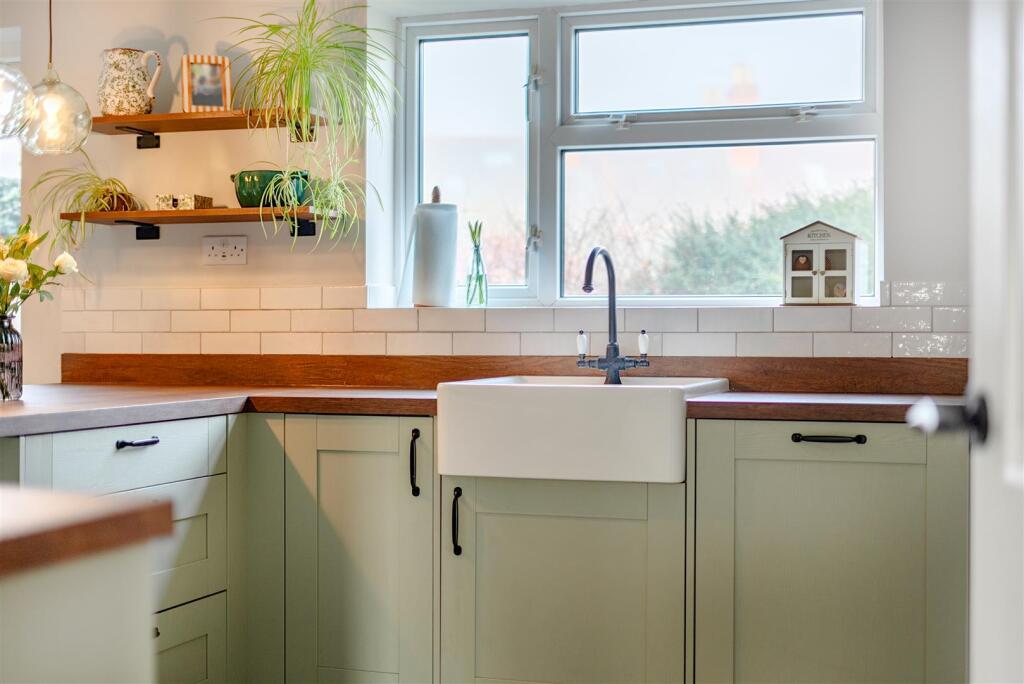 Orchard Estate, Twyford, Berkshire, RG10 photo 4