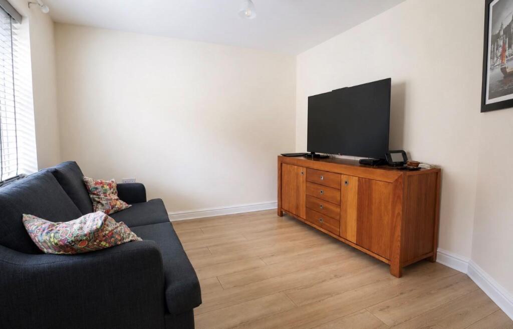 House in Barleythorpe, Rutland - More