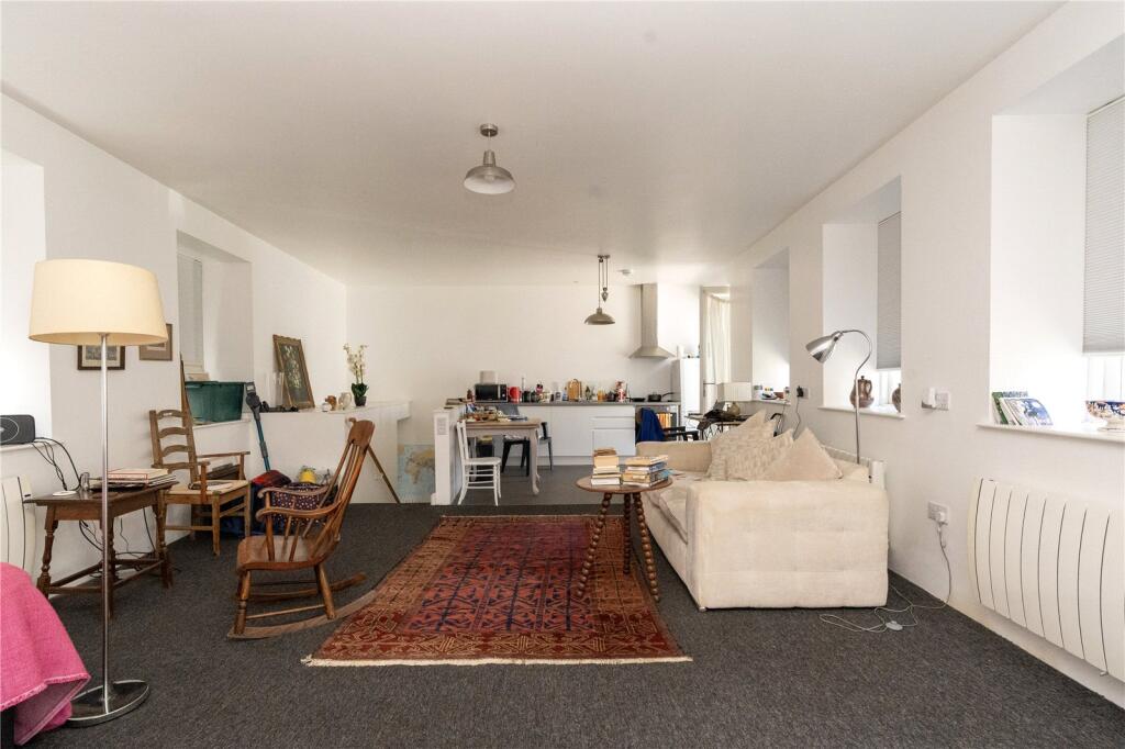 Apartment in Truro - View 2
