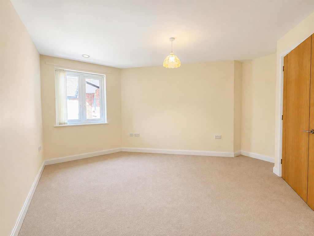 Apartment in North Hertfordshire, Knebworth - More