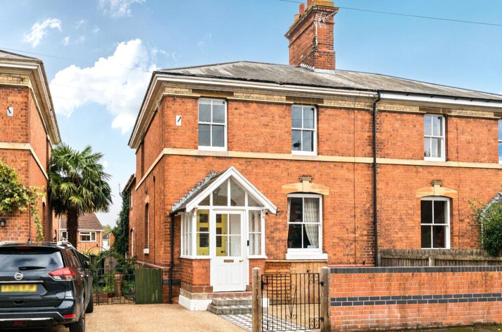 Main image of property: Cotteswold Road, Tewkesbury, Gloucestershire