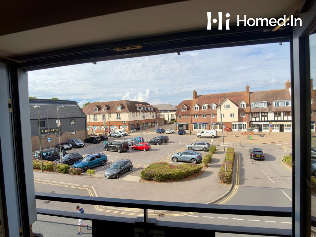 Apartment in Redhill - More