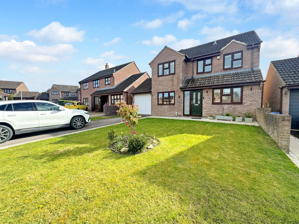 4-bed detached on Saltspring Drive, Royal Wootton Bassett, Royal Wootton Bassett, SN4, £525,000