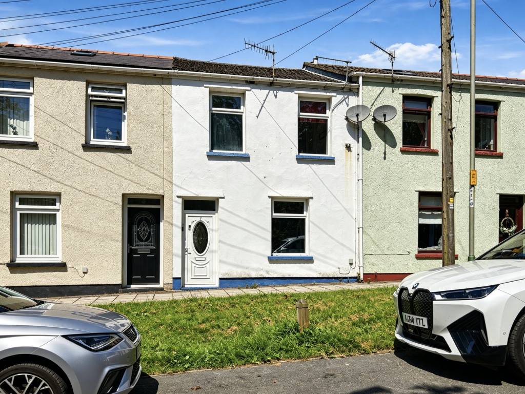 House in Newport - View 2