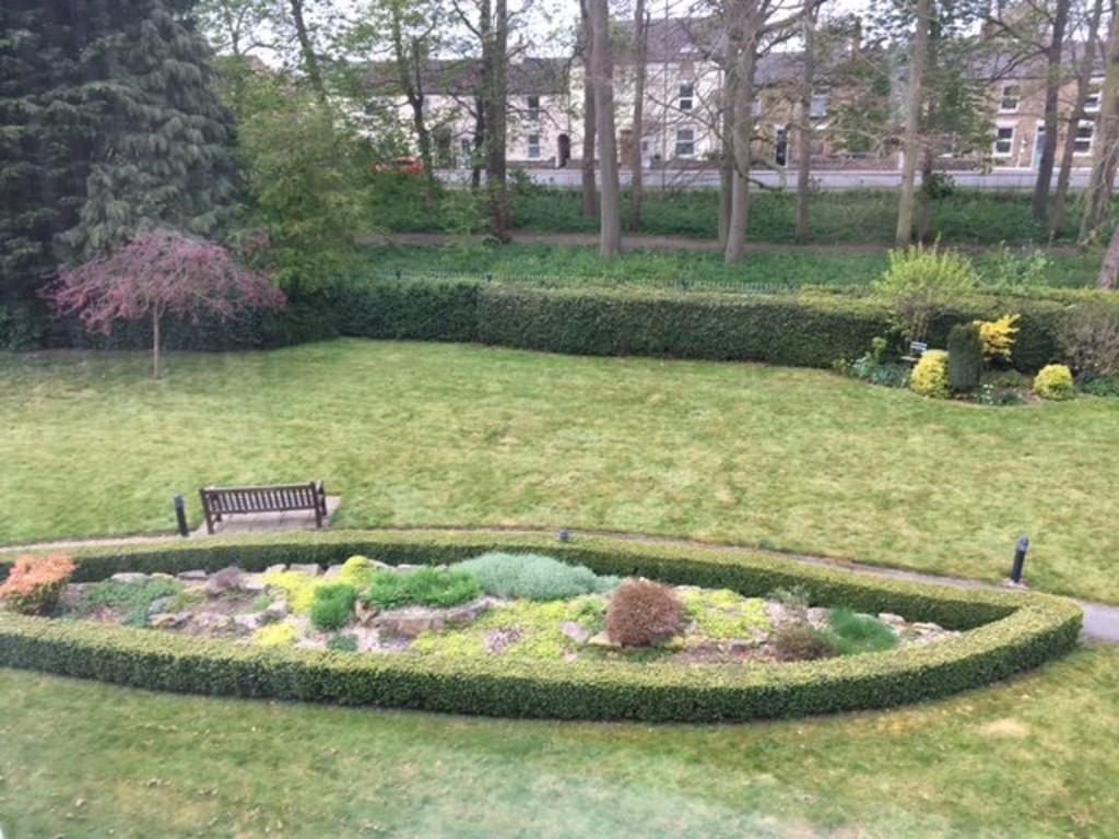 Minster Court , Bracebridge Heath  photo 3