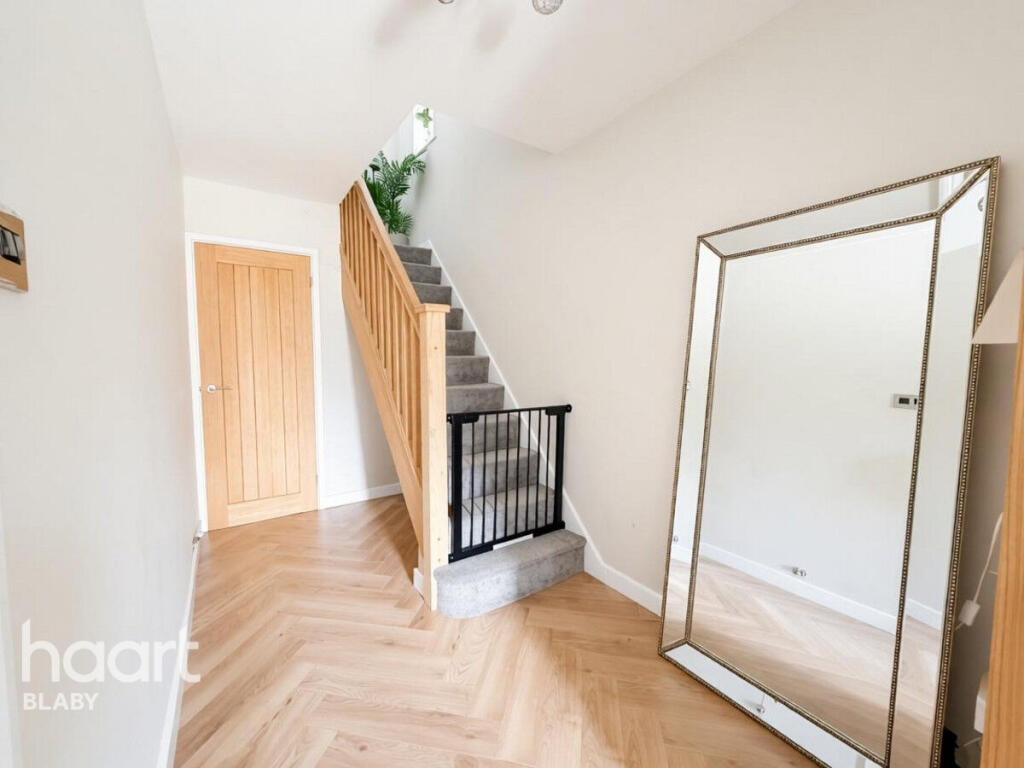 Cumberwell Drive, Leicester photo 4