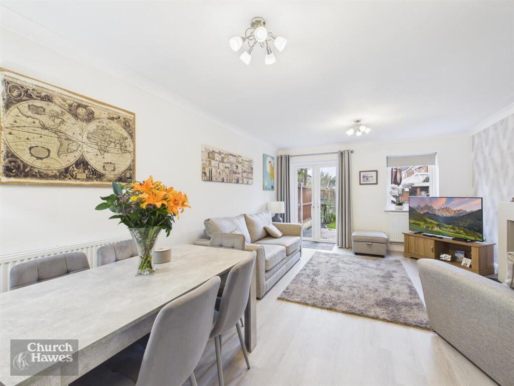 Halston Place, Maldon photo 3