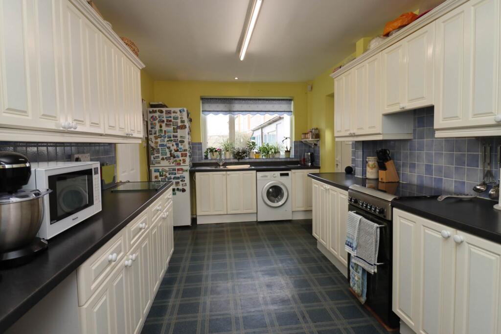 House in Wirral, Liverpool City Region - View 3
