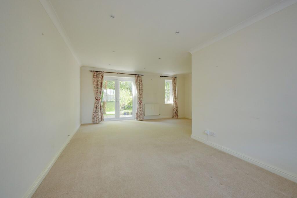 Woolven Close, Burgess Hill, RH15 photo 4