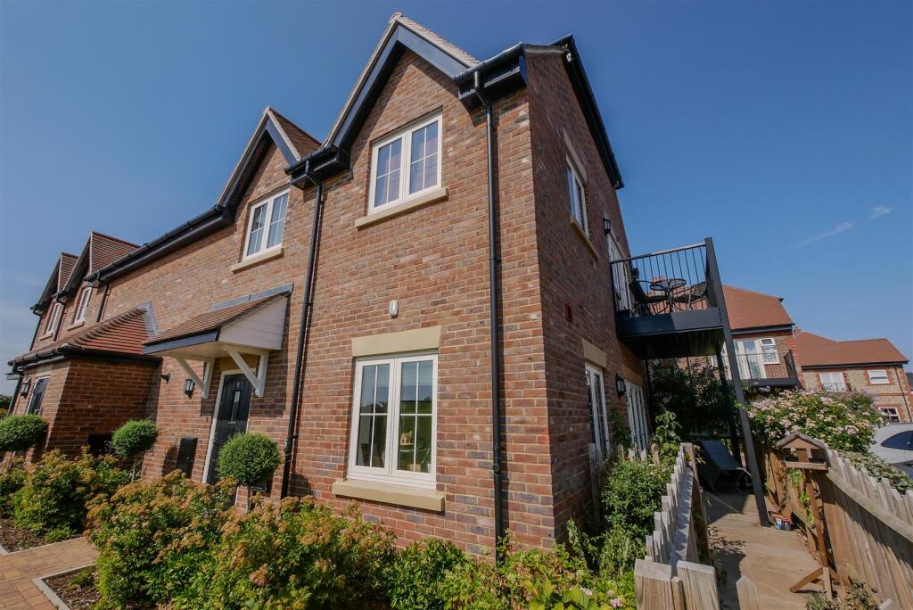 Main image of property: Hampdens Way, Watlington