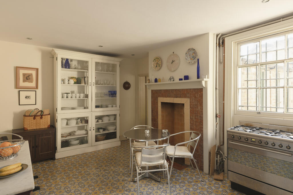 House in London - View 5