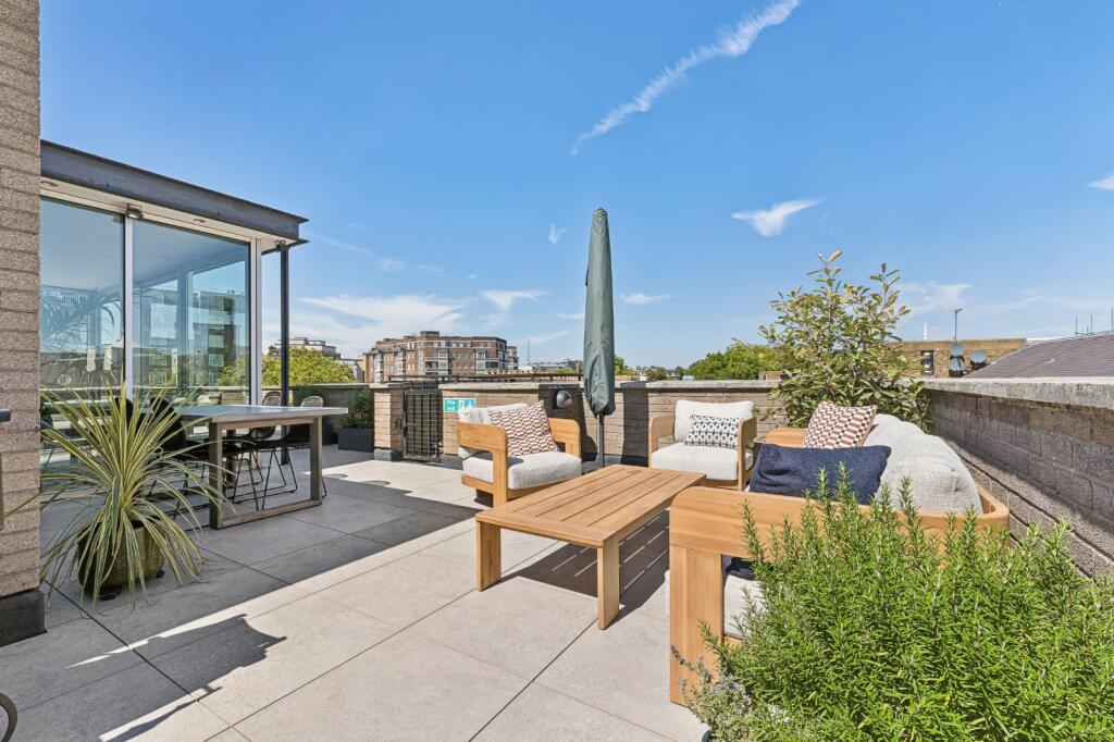 Apartment in London - View 5
