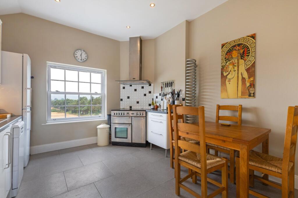 Apartment in Chichester, Duncton - More