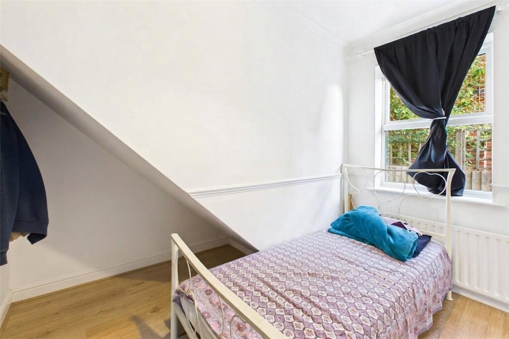 Apartment in Surrey Heath, Camberley - View 5
