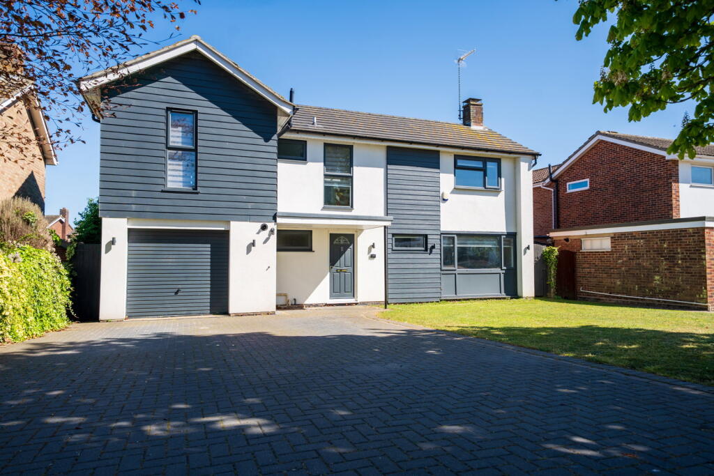 Main image of property: Fleetdyke Drive, Lowestoft, NR33 9HD
