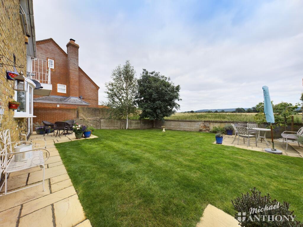 House in Stoke Mandeville, Buckinghamshire - View 4