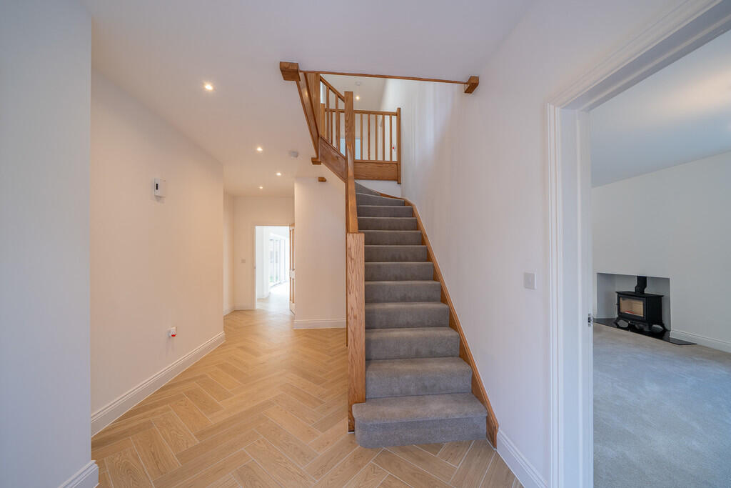 1  Sutton Close, Long Lane, Framingham Earl, Norwich. Norfolk photo 4