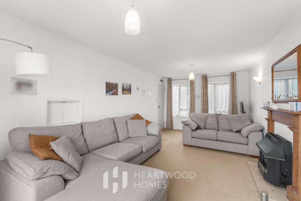 House in St Albans, Jersey Farm, Sandridge - View 2
