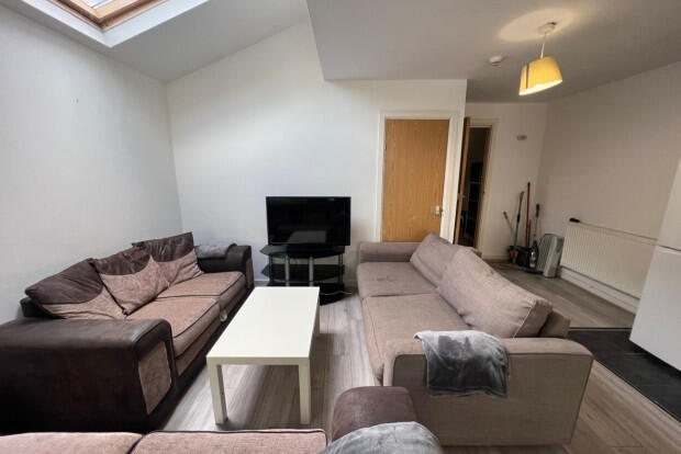 House in Cardiff, Maindy, Cathays - View 4