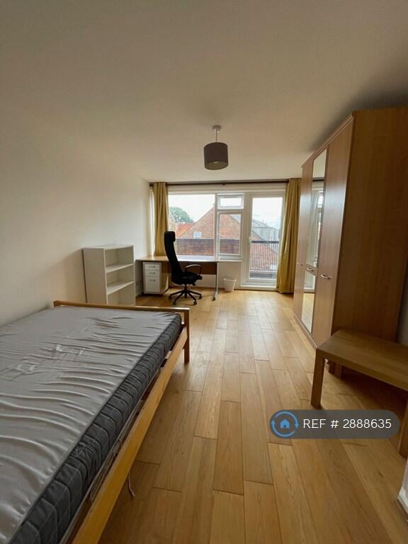 3 bedroom maisonette for rent