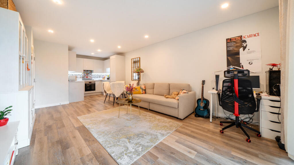 Apartment in London - View 2