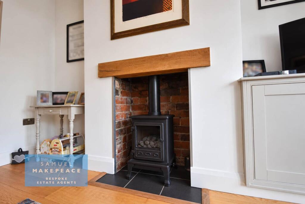 House in Stoke-on-Trent - More