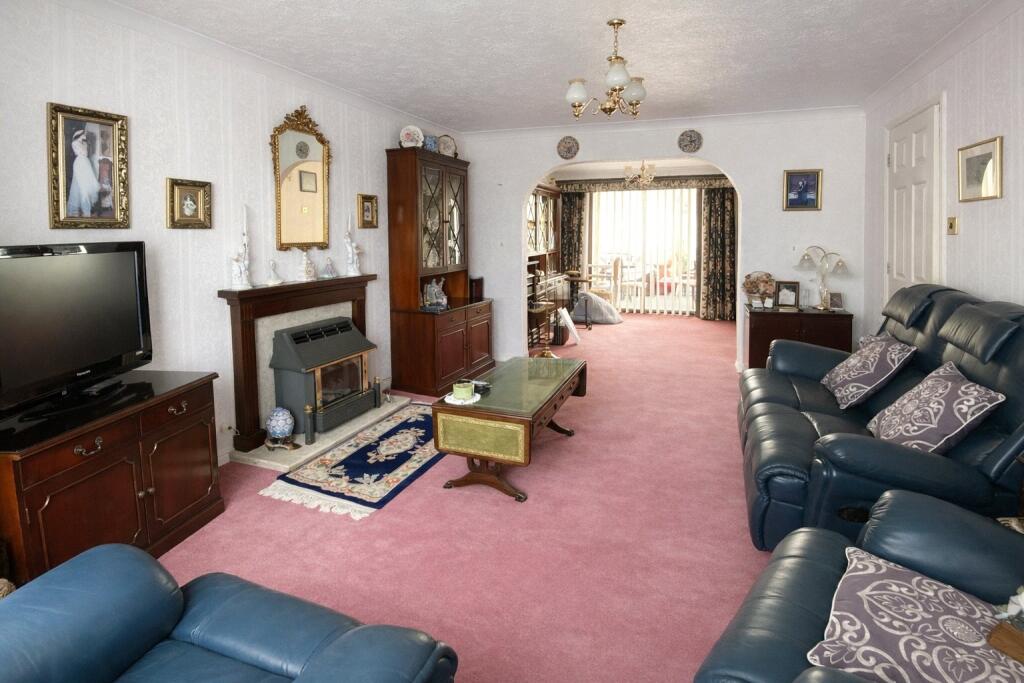 Pitreavie Drive, Hailsham, East Sussex, BN27 photo 3