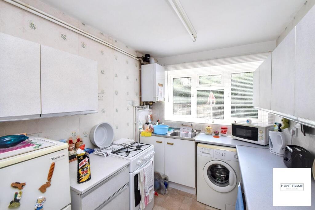Apartment in Wealden, Willingdon and Jevington - View 4