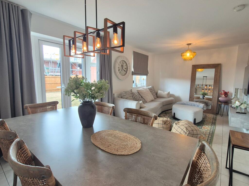 House in North West Leicestershire, Hugglescote and Donington le Heath - View 2