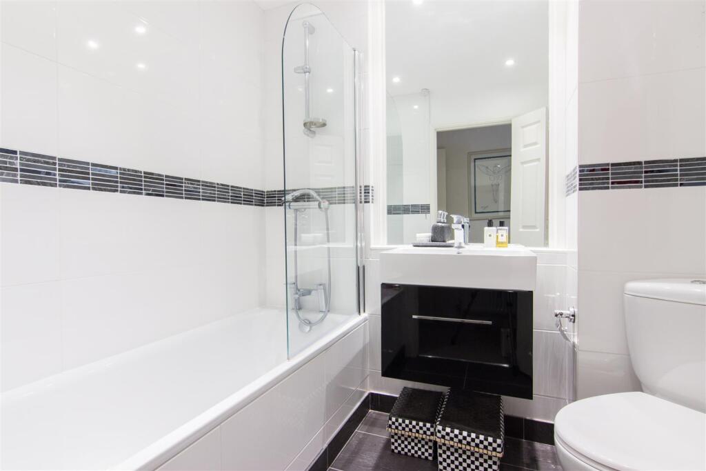 Apartment in London, Mortlake - View 2