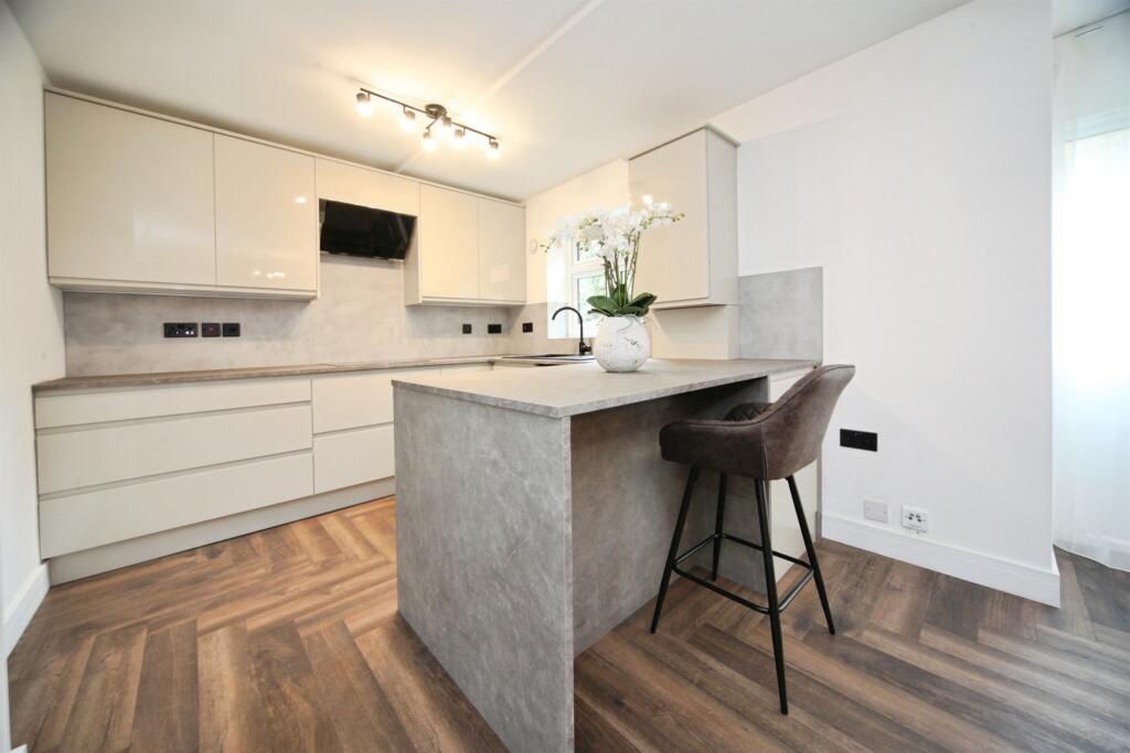 Apartment in Luton - More