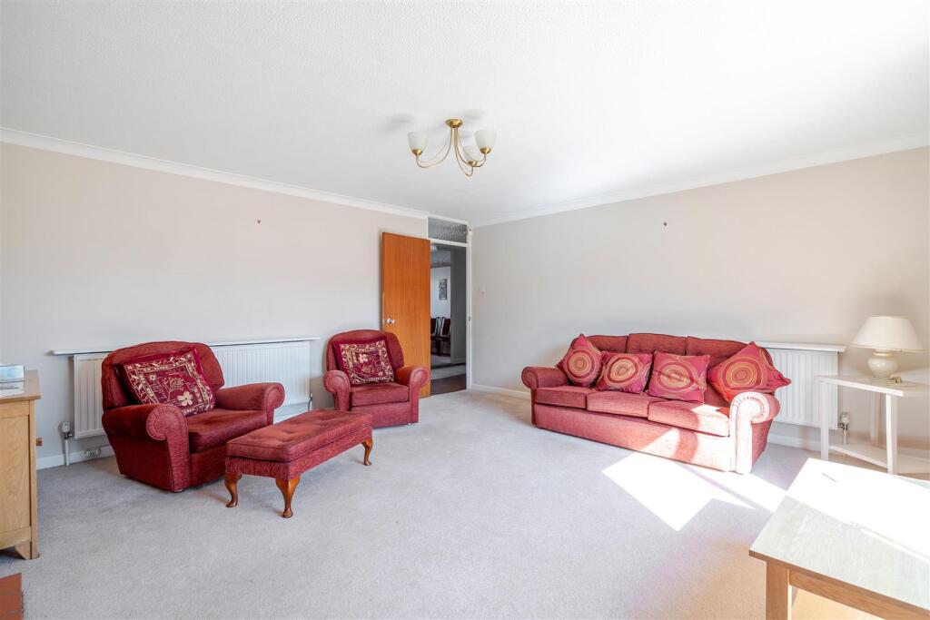 Nunney Close, Keynsham, Bristol photo 3