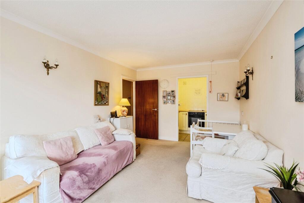 Main image of property: Parklands Court, Sketty, Abertawe, Parklands Court, SA2