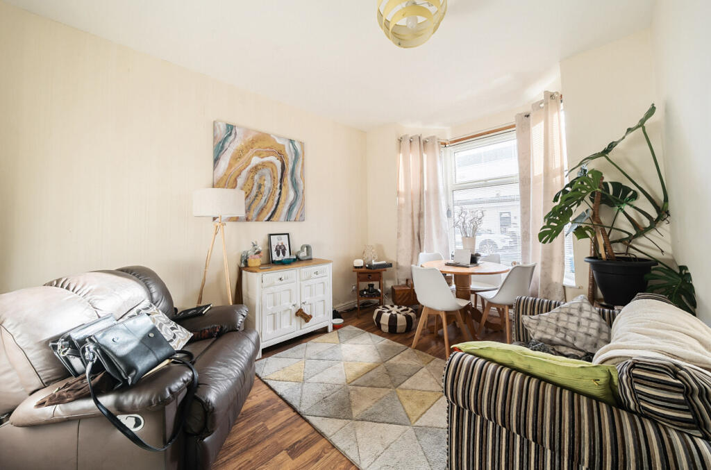 House in Hull, Kingston upon Hull - View 2
