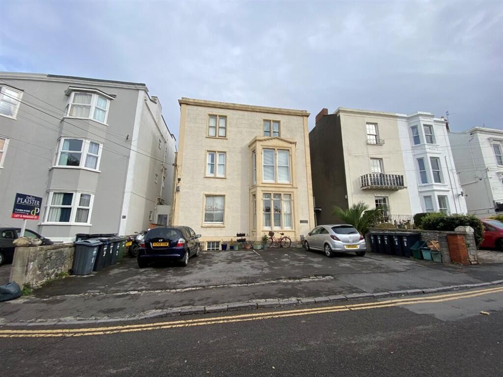 2-bed flat on Park Place, WESTON-SUPER-MARE, £59,500