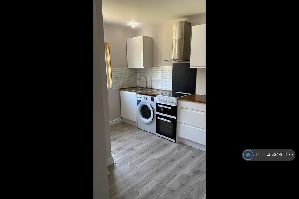 Apartment in Harrow - View 2