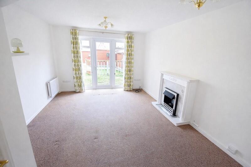 The Hyde, New Milton, Hampshire. BH25 5GA photo 3