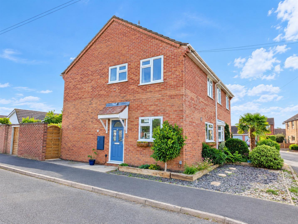 3-bed house on Chapel Avenue, Long Stratton, Norwich, £255,000