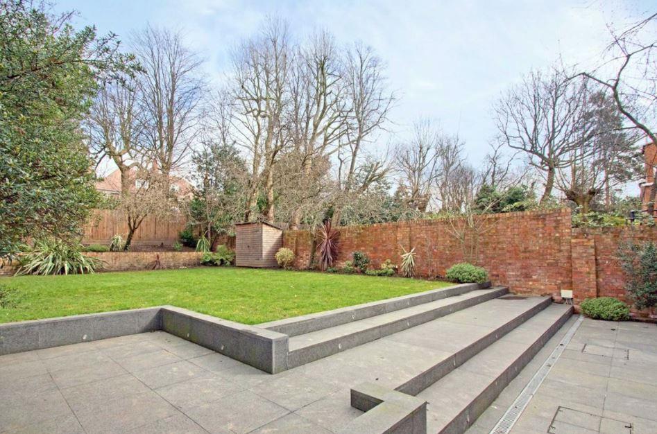 Apartment in London - View 3