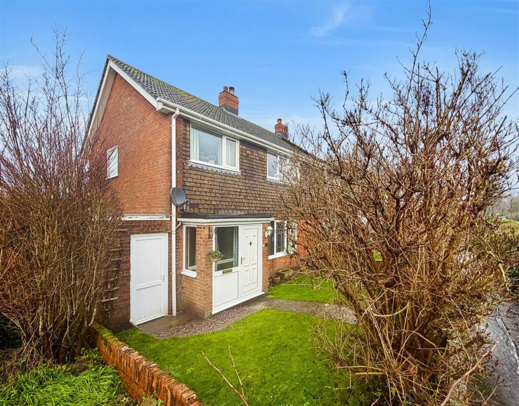 3-bed semi-detached on New Road, Chiseldon, Swindon, £340,000