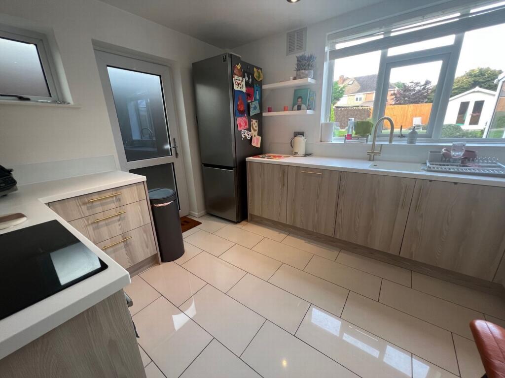 Highfield Crescent, Wigston, LE18 photo 4