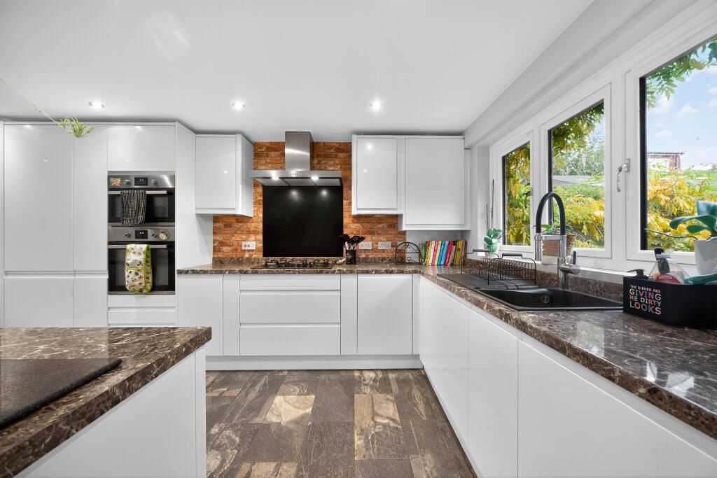 House in London - View 3