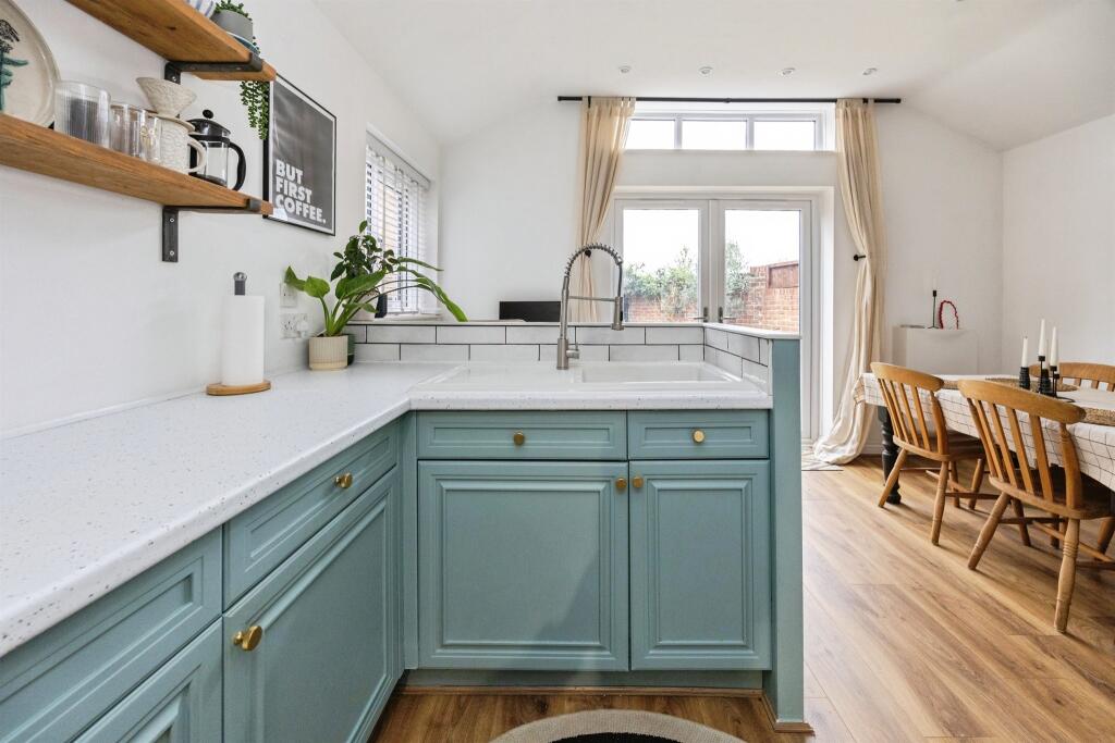 House in Ashford, Kingsnorth - More