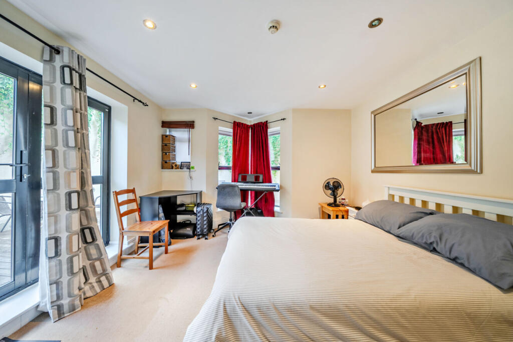 Apartment in London - View 2