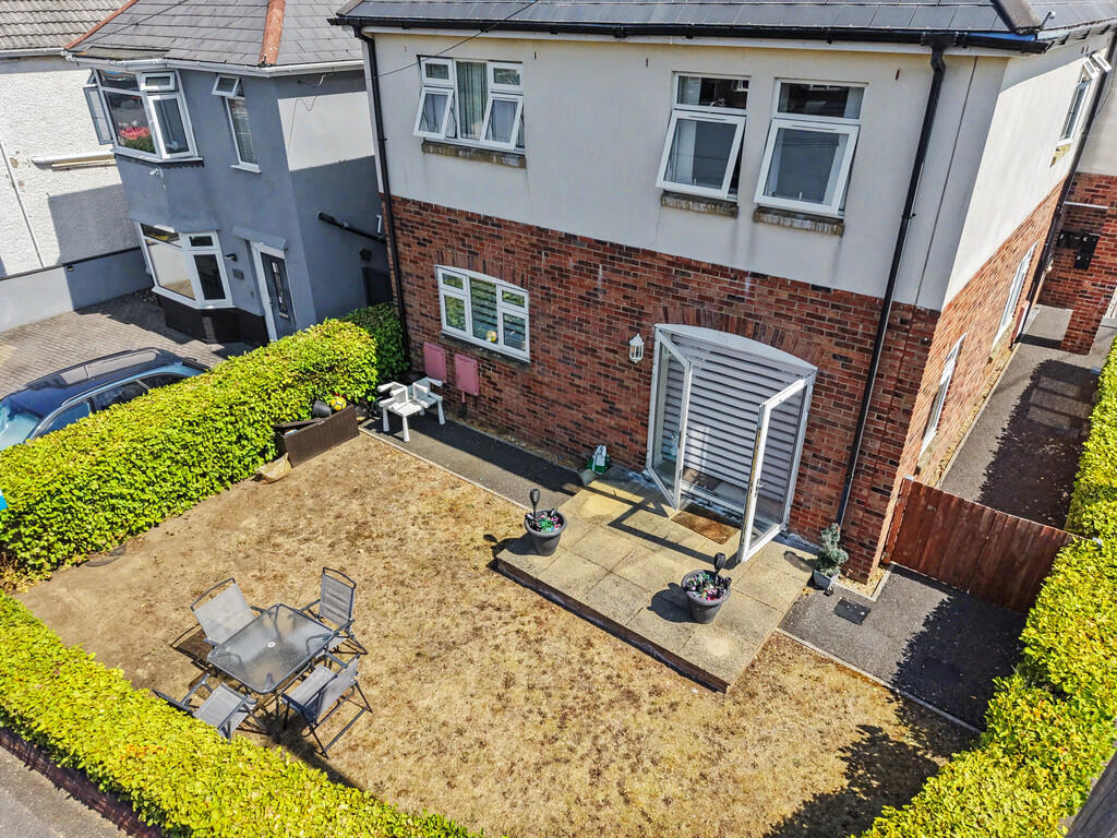 Apartment in Poole - View 2