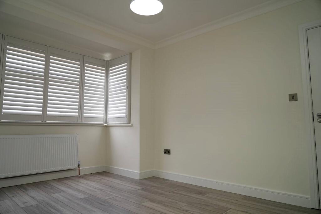 Apartment in Croydon - More