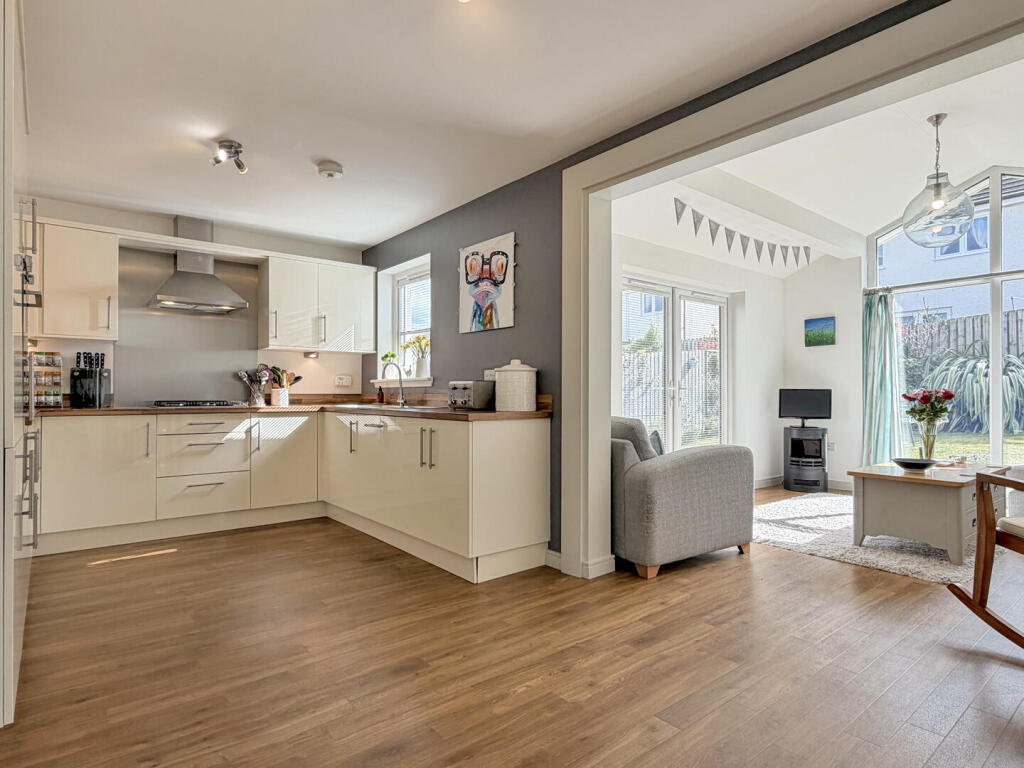 Birch Avenue, Elgin - View 6