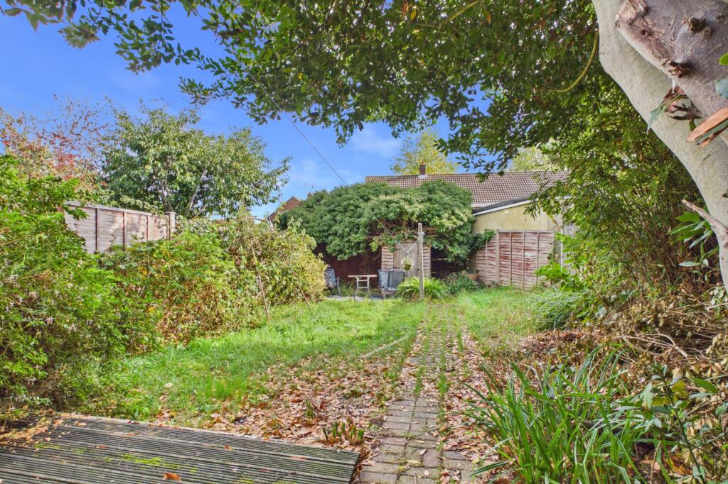 House in Maidenhead, Furze Platt - View 2